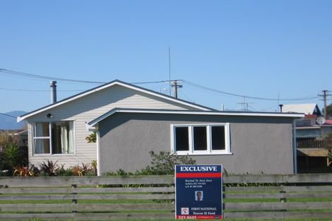 Photo of property in 6 Linklater Avenue, Foxton Beach, Foxton, 4815