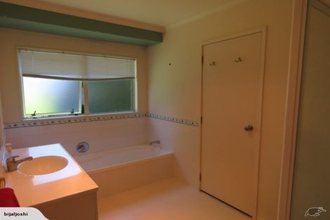 Photo of property in 8a Sandspit Road, Waiuku, 2123