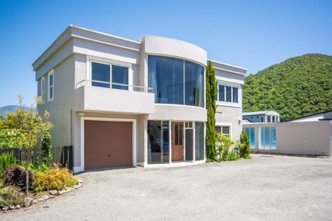 Photo of property in 29b Beach Road, Waikawa, Picton, 7220