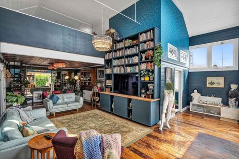 Photo of property in 105 High Street South, Eltham, 4322