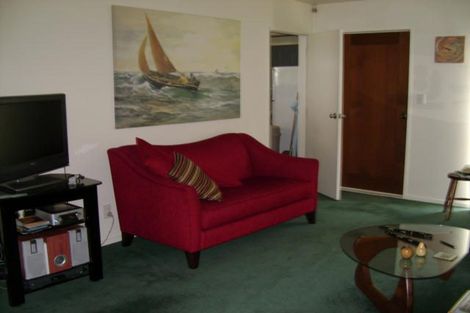 Photo of property in 31 Bronzewing Terrace, Unsworth Heights, Auckland, 0632