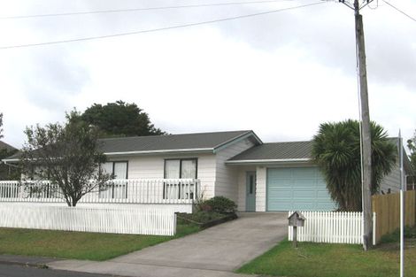 Photo of property in 115 Colwill Road, Massey, Auckland, 0614