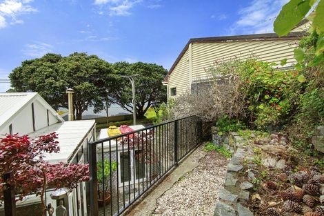 Photo of property in 211 Marine Parade, Seatoun, Wellington, 6022