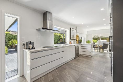 Photo of property in 9 Seymour Road, Mellons Bay, Auckland, 2014