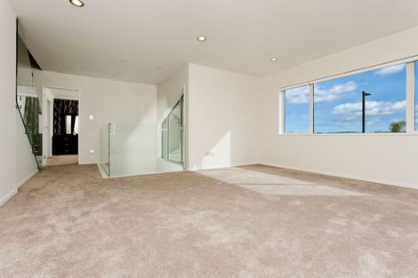 Photo of property in 61 Madison Terrace, Silverdale, 0932