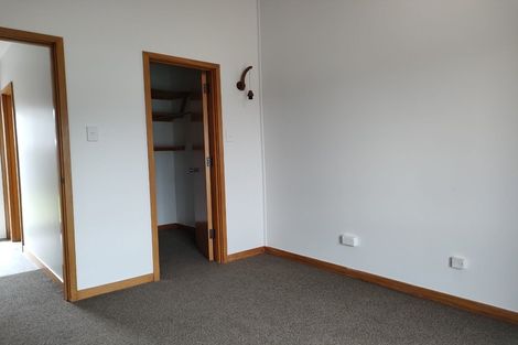 Photo of property in 1 Raekura Place, Redcliffs, Christchurch, 8081