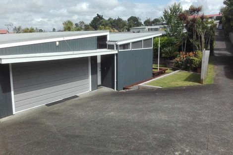 Photo of property in 10a Sunnynook Road, Sunnynook, Auckland, 0620
