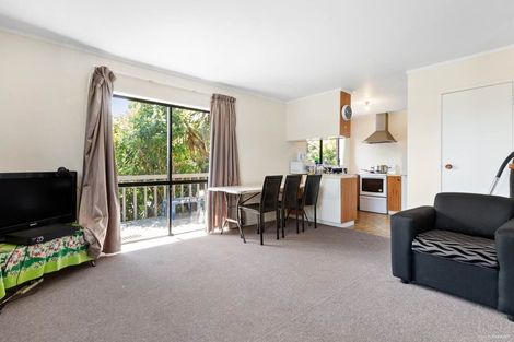 Photo of property in 1/6 Kennington Drive, Clendon Park, Auckland, 2103