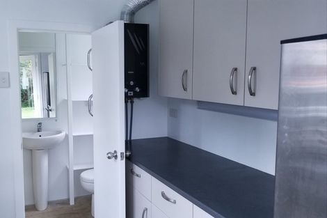 Photo of property in 48 Turanga Road, Henderson Valley, Auckland, 0612