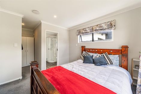 Photo of property in 36 Te Kaeaea Crescent, Wallaceville, Upper Hutt, 5018