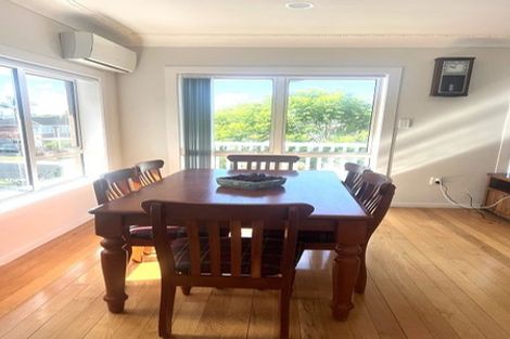 Photo of property in 19 James Evans Drive, Northcote, Auckland, 0627