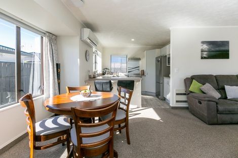 Photo of property in 2/7 Gebbie Road, Taradale, Napier, 4112