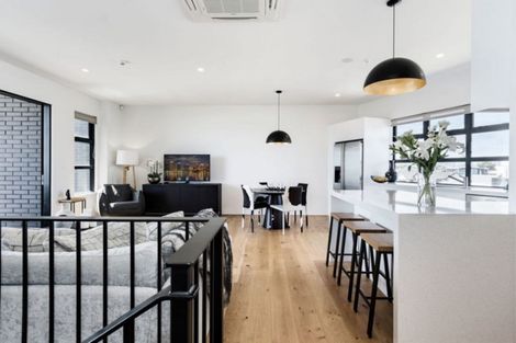 Photo of property in 211 Marine Parade, Mount Maunganui, 3116