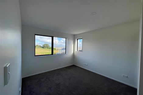 Photo of property in 38b Crestview Rise, Papakura, 2110