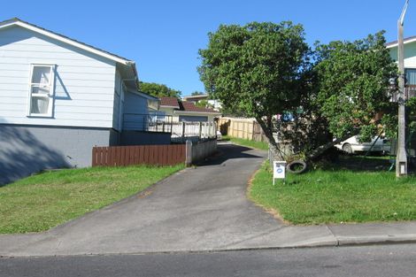 Photo of property in 12 Rena Place, West Harbour, Auckland, 0618