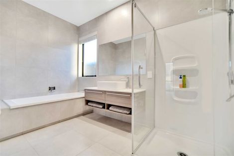 Photo of property in 28 Kaiawa Street, Beachlands, Auckland, 2018