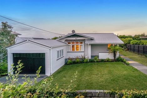Photo of property in 6 Westwell Road, Belmont, Auckland, 0622