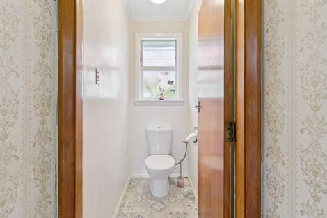 Photo of property in 7 Lyndhurst Road, Tawa, Wellington, 5028