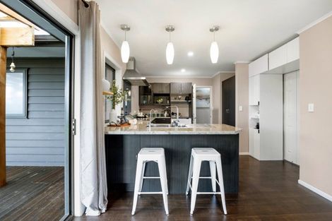 Photo of property in 5 Ruske Place, Grandview Heights, Hamilton, 3200