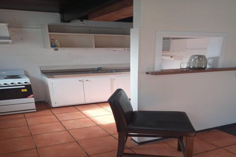 Photo of property in 140 Akaroa Drive, Maupuia, Wellington, 6022