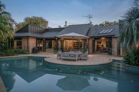 Photo of property in 260 Thornton Road, Cambridge, 3496