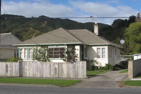 Photo of property in 80 Waddington Drive, Naenae, Lower Hutt, 5011