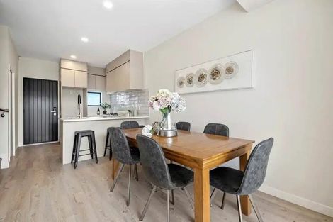 Photo of property in 13/200 Sunnynook Road, Totara Vale, Auckland, 0627