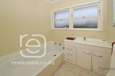 Photo of property in 7 Iorangi Place, Hillpark, Auckland, 2102