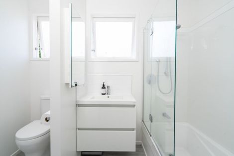 Photo of property in 38 Aubrey Crescent, Rainbow Point, Taupo, 3330