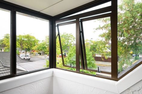 Photo of property in 8 Mcarthur Street, Terrace End, Palmerston North, 4410