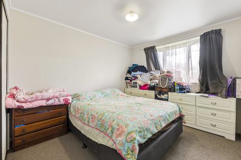 Photo of property in 2/77 Redcrest Avenue, Red Hill, Papakura, 2110