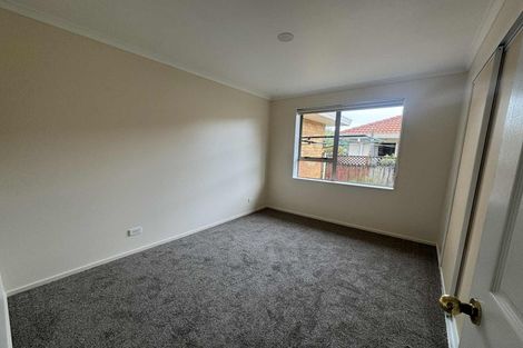 Photo of property in 1 Swanson Oaks, Swanson, Auckland, 0612
