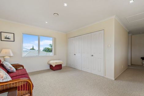 Photo of property in 15 Bermuda Place, One Tree Point, 0118