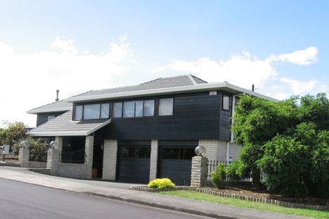 Photo of property in 2 Seagrove Road, West Harbour, Auckland, 0618