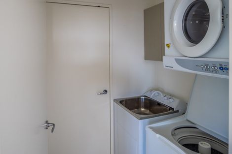 Photo of property in 51 Tiketike Way, Brooklyn, Wellington, 6021