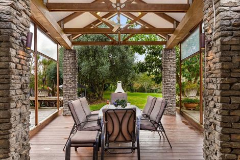 Photo of property in 252 Boord Crescent, Kumeu, 0891