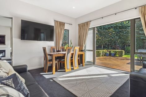 Photo of property in 10 Glen Bridge Lane, Harewood, Christchurch, 8051