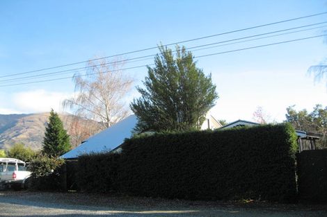 Photo of property in 4 Beaumont Street, Wanaka, 9305