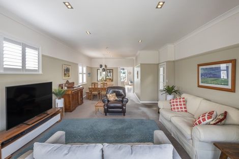 Photo of property in 17 Pitt Street, Wadestown, Wellington, 6012