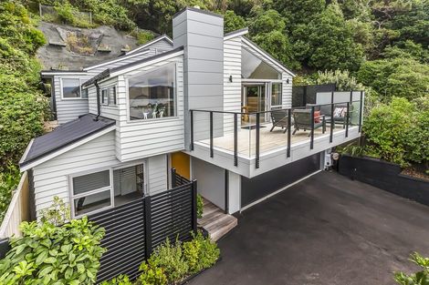 Photo of property in 111a Breaker Bay Road, Breaker Bay, Wellington, 6022