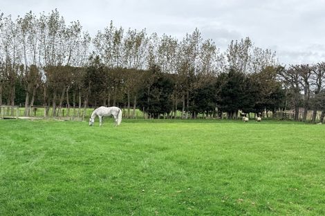 Photo of property in 28 Arcus Road, Te Horo, Otaki, 5582