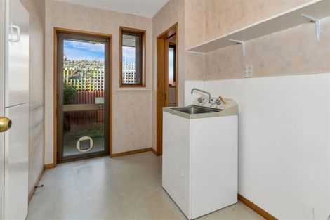 Photo of property in 2/11 Rossiter Avenue, Redwood, Christchurch, 8051