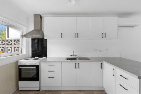 Photo of property in 2/504 Queen Street East, Hastings, 4122