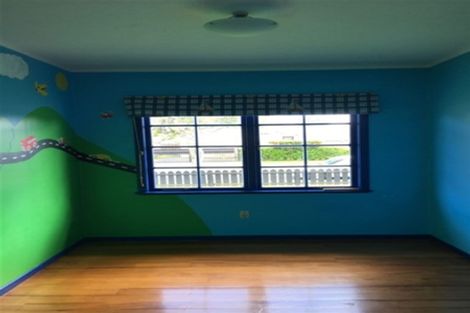 Photo of property in 8 Cargill Street, Papakura, 2110