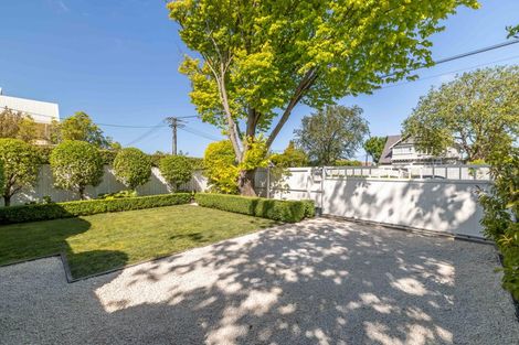 Photo of property in 33 Hawkesbury Avenue, St Albans, Christchurch, 8014