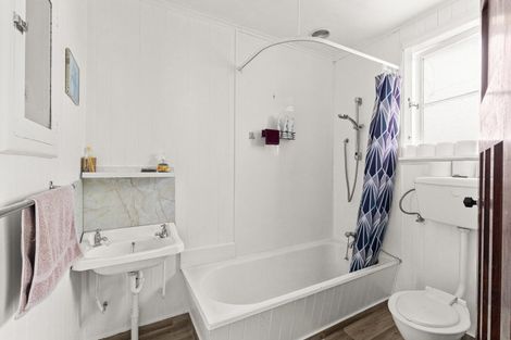 Photo of property in 22 Bell Street, Marton, 4710