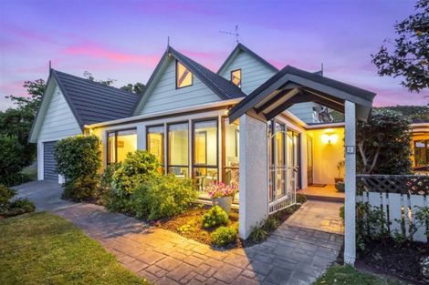 Photo of property in 2 Exploration Way, Whitby, Porirua, 5024