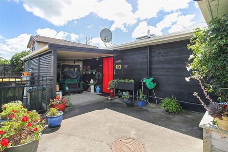 Photo of property in 28 Crispe Road, Clarks Beach, 2122