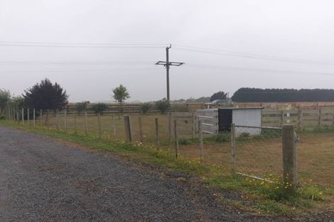 Photo of property in 75 Waikawa Beach Road, Manakau, Levin, 5573