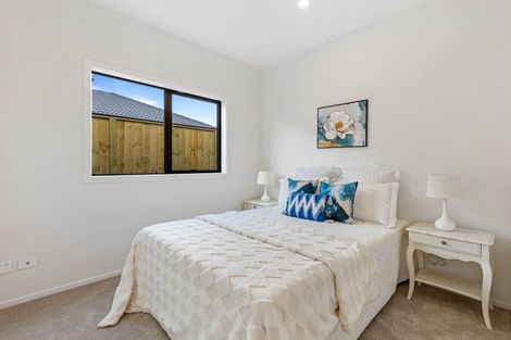 Photo of property in 19 Cara Avenue, Kumeu, 0810